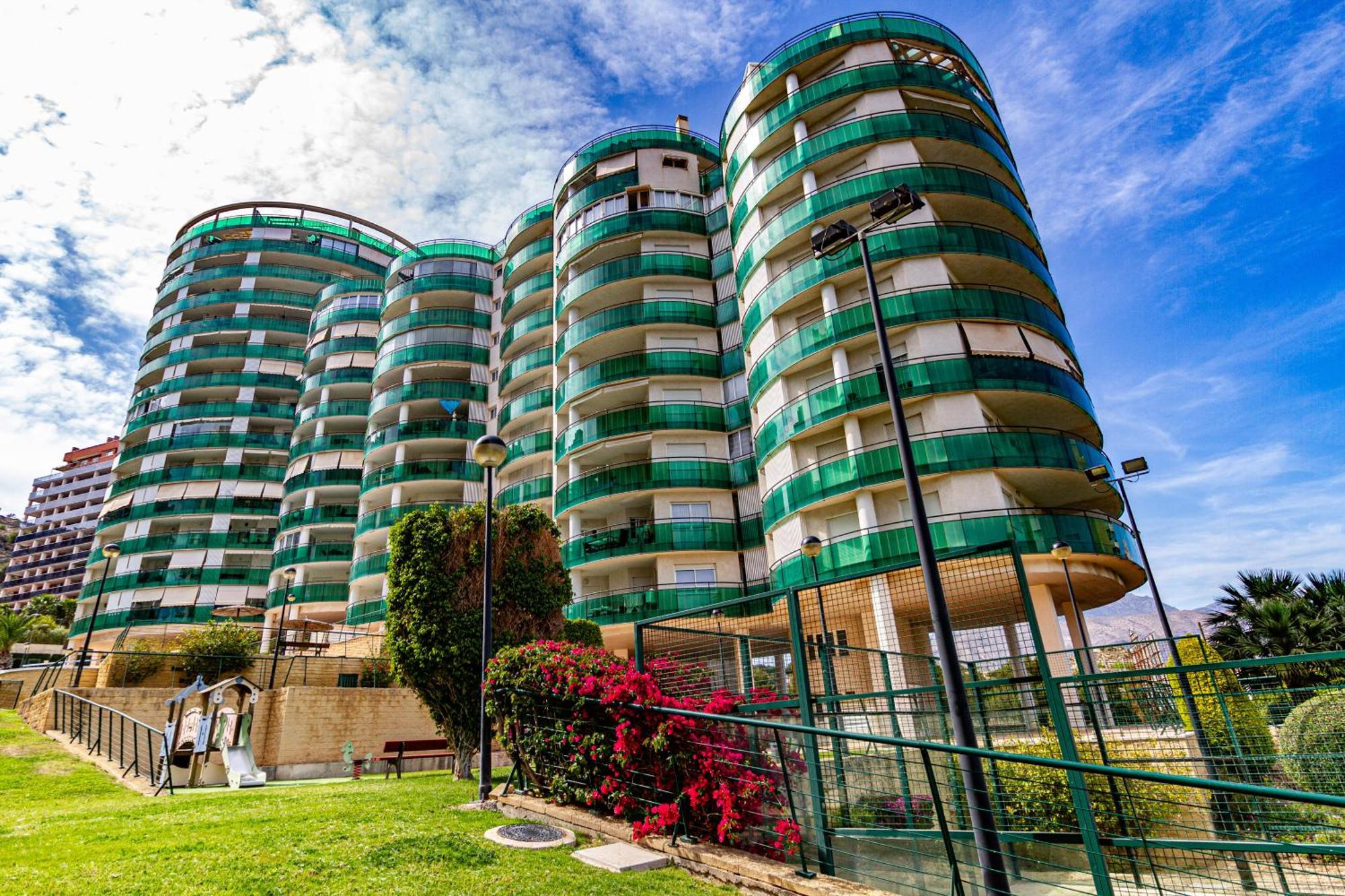 Apartment Vilapark With Pool, Free Parking, Terrace, Beach Benidorm Buitenkant foto